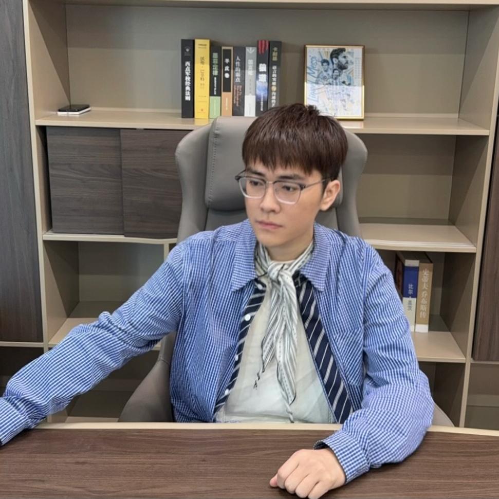 情报员米老师 晚丘晓百货店