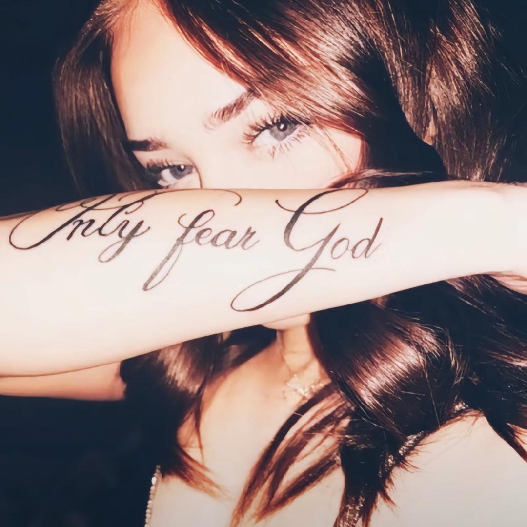 留得残荷听雨声