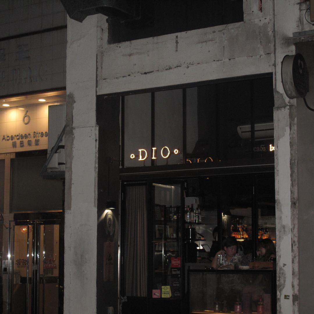 为爱当1用伞当扩肛的那个夜晚