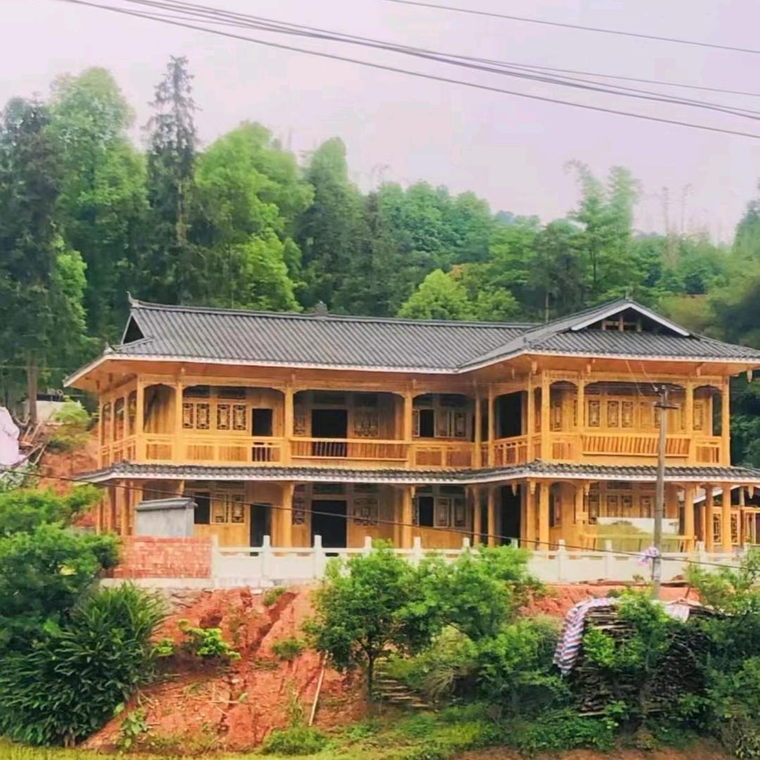 杉乡木屋小龙