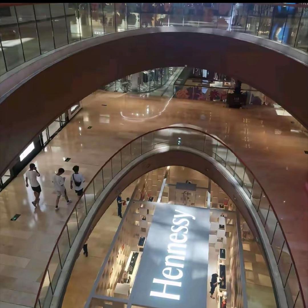 商场大牌折扣集合总店