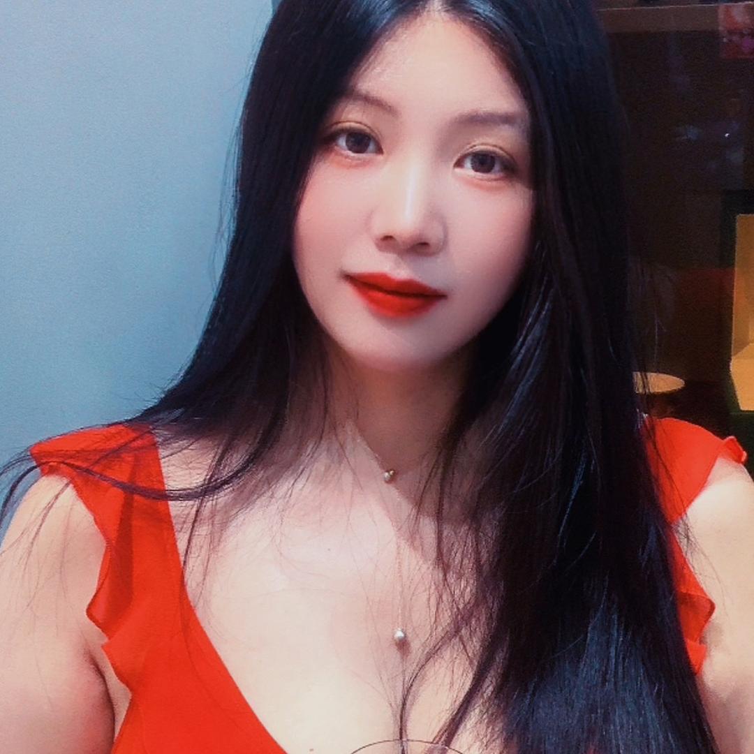 黄小姐和她的酒