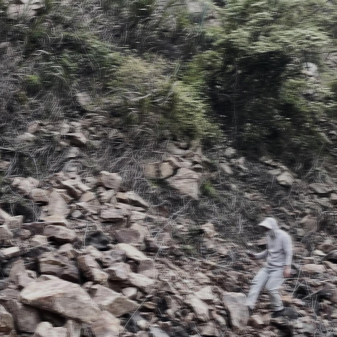 小螃蟹溪流-小晨爱溪流