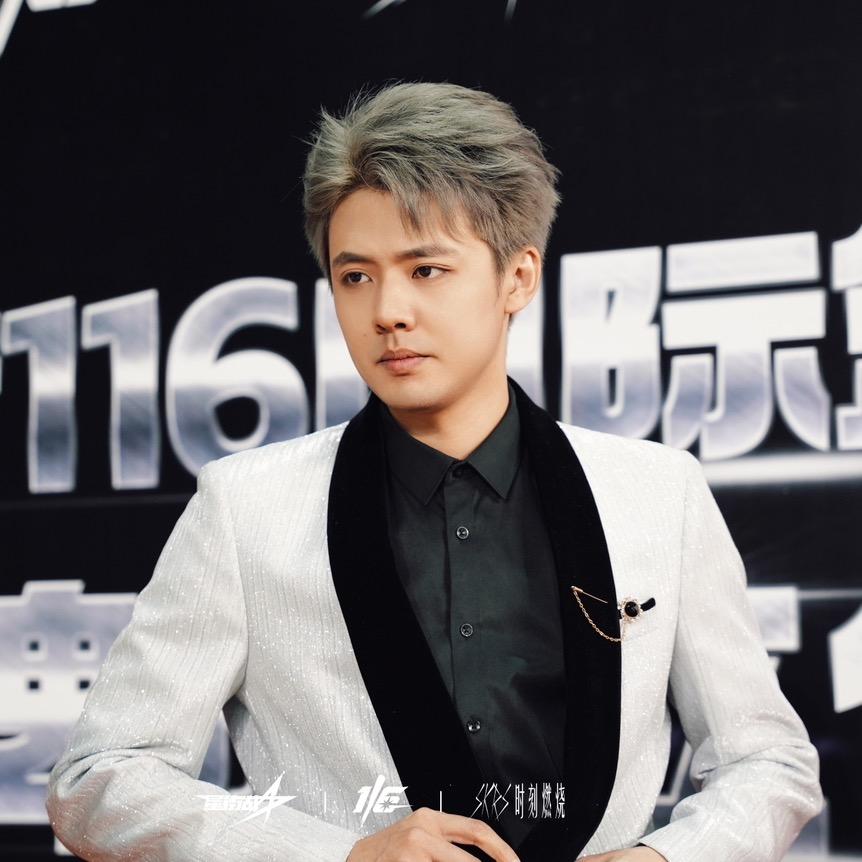 志明.