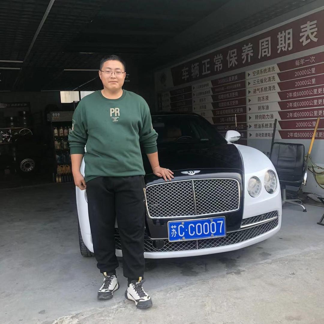 向钱看。    向厚赚