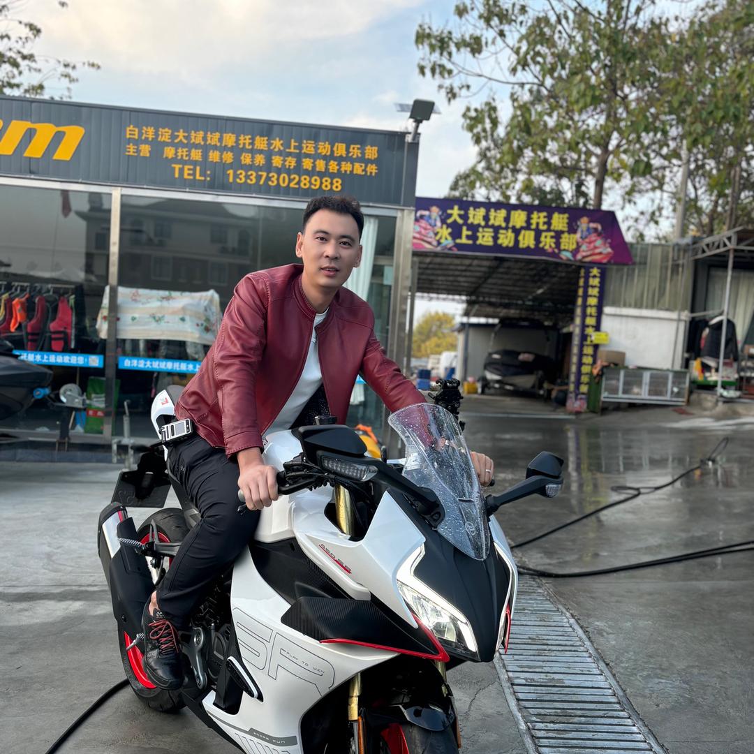 三亚大斌斌摩托艇水上超级玩家俱乐部