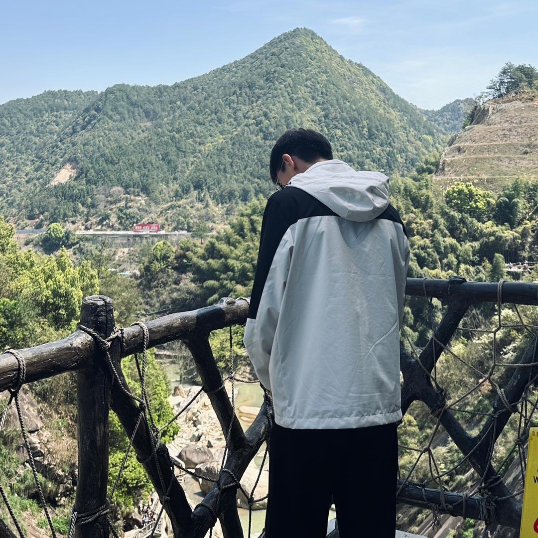 小王不高兴