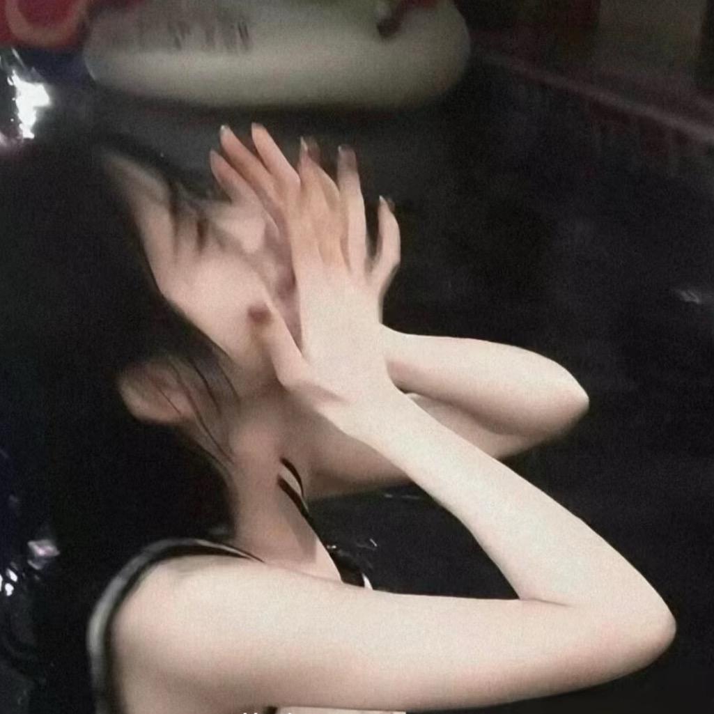 糖果遗落在森林