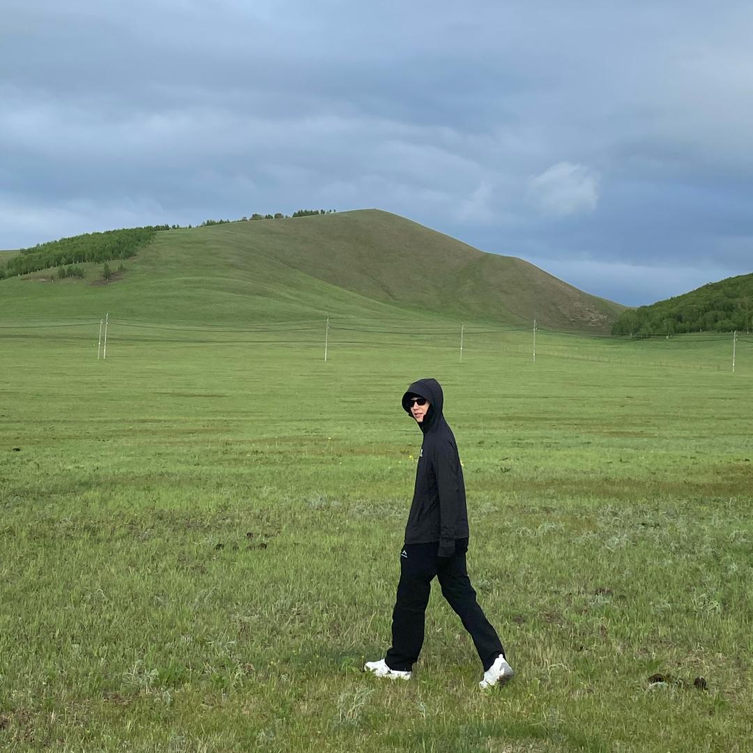 麓屿