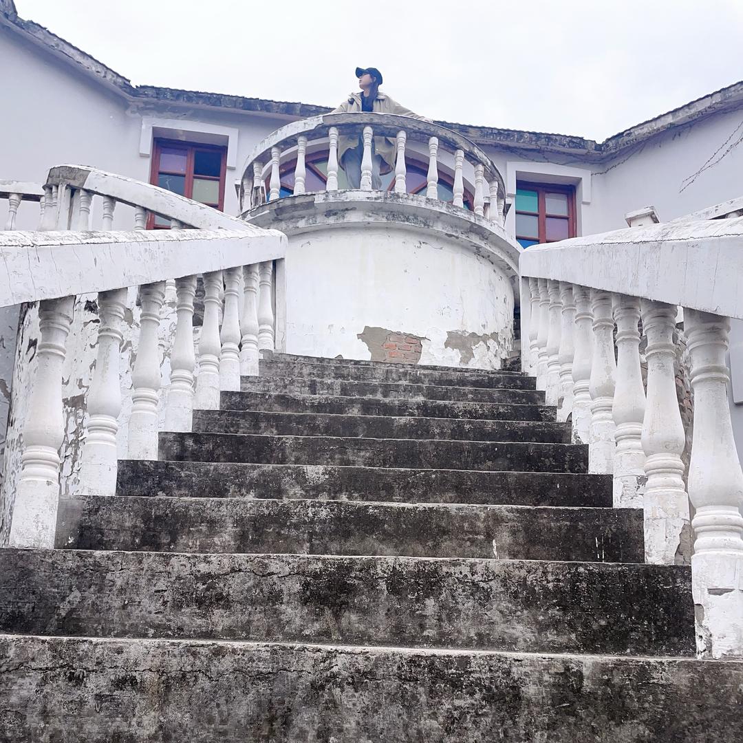 卖晾衣机智能锁的小姐姐