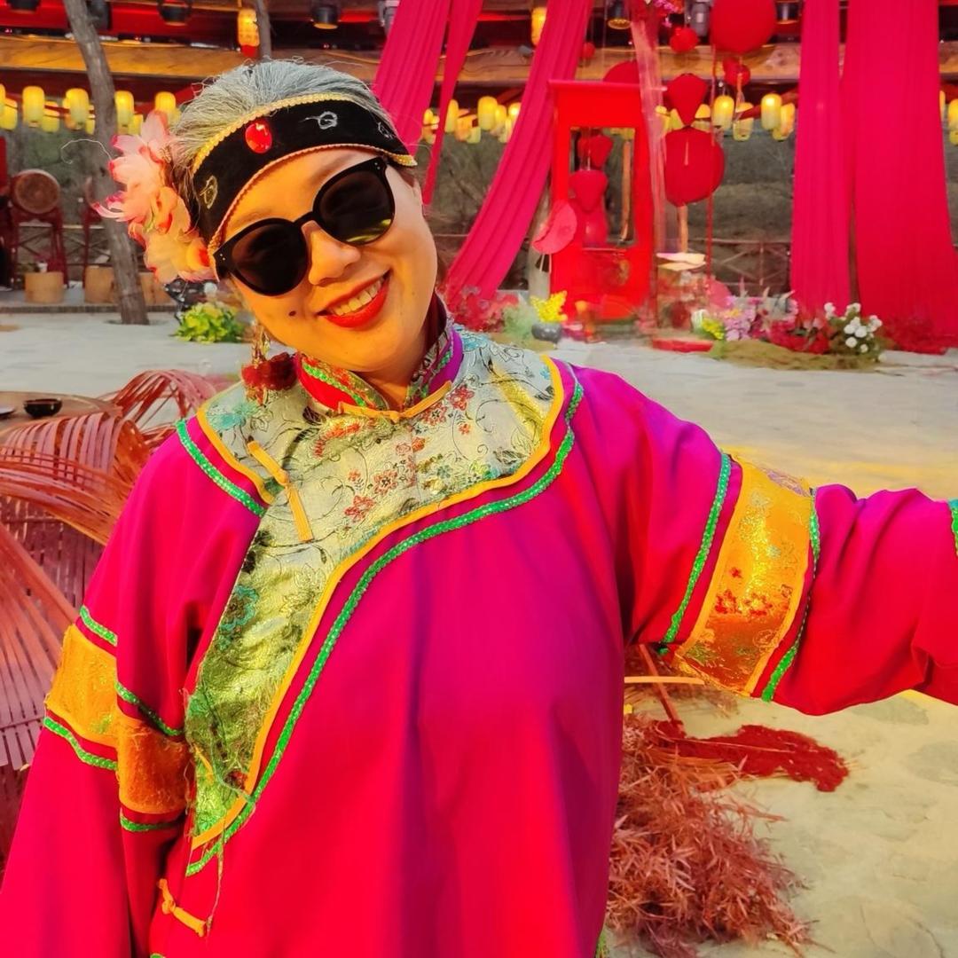 吕婆婆斗舞（新乡飞敏）