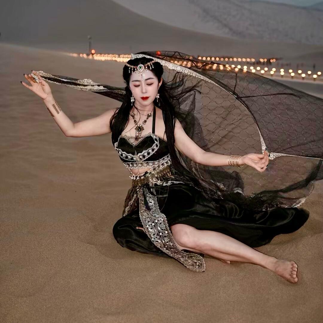 🕊ღ᭄ꦿ꯭   女皇  ঞ  ꦿ᭄