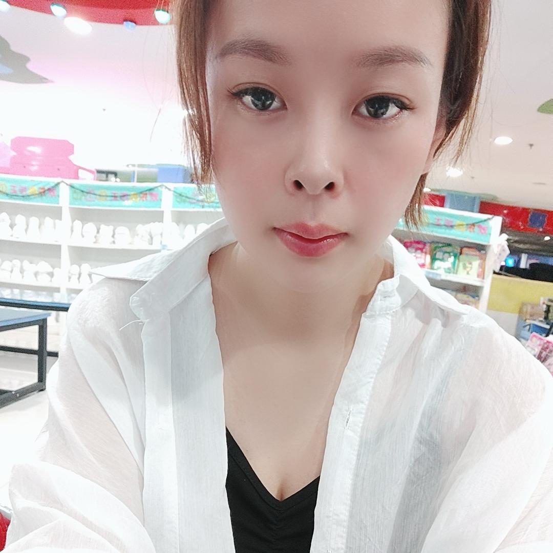 六桂福珠宝小霞