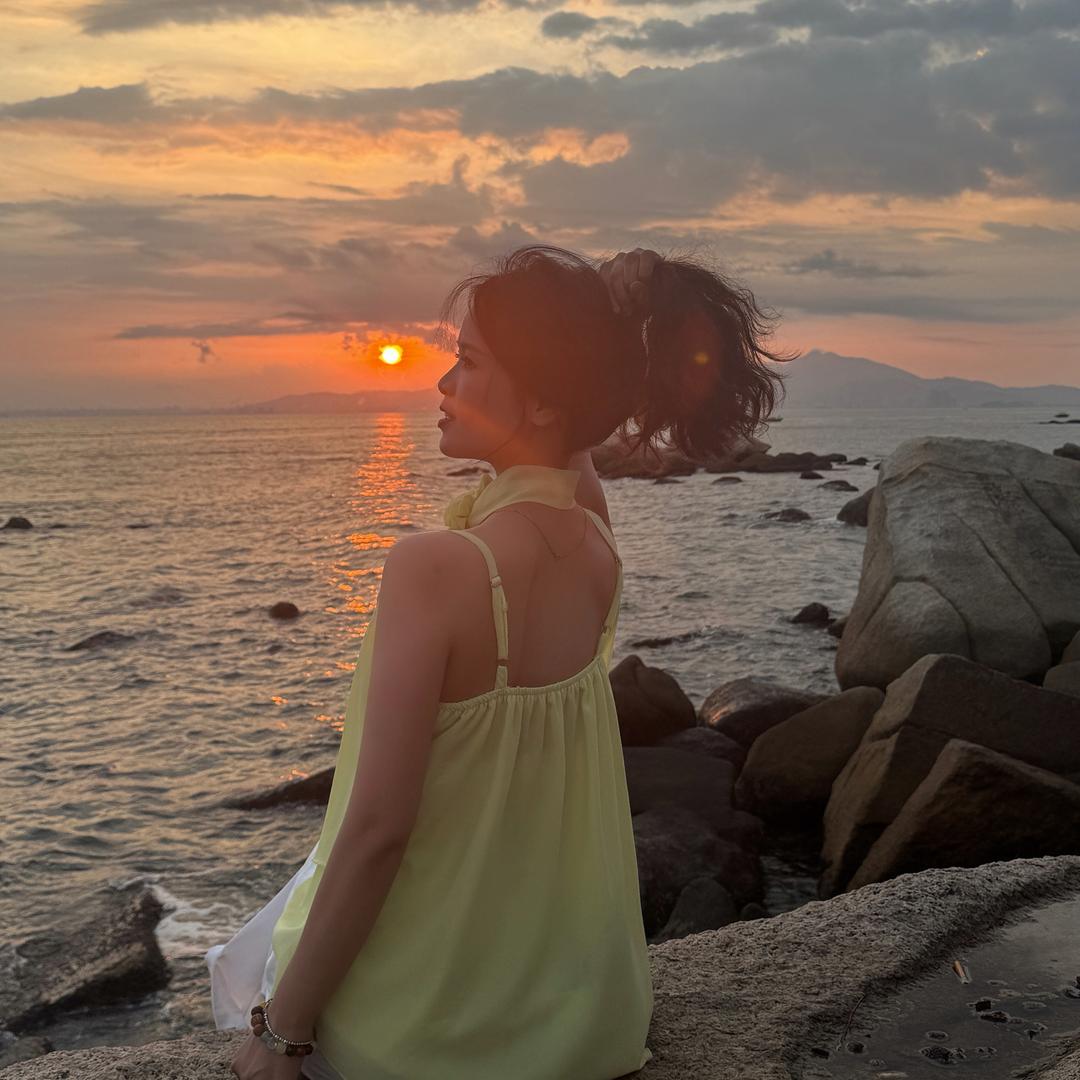 暖 阳 里 的 微 笑