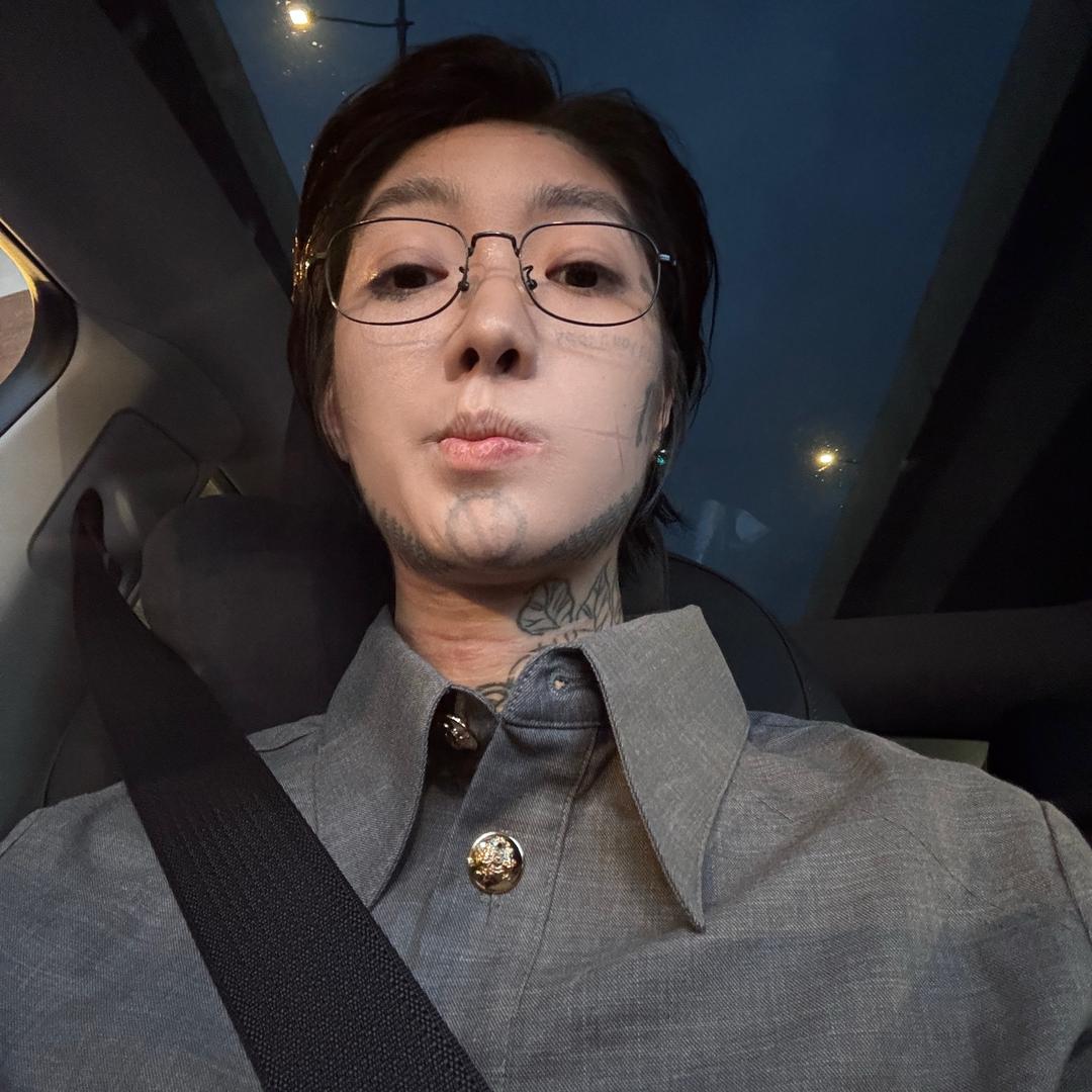 打不死的母蟑螂