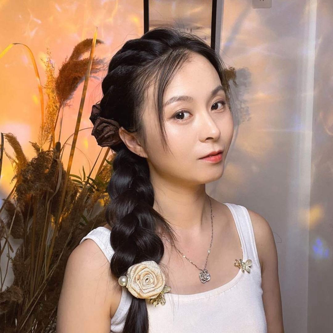 玉儿服装发饰精品店