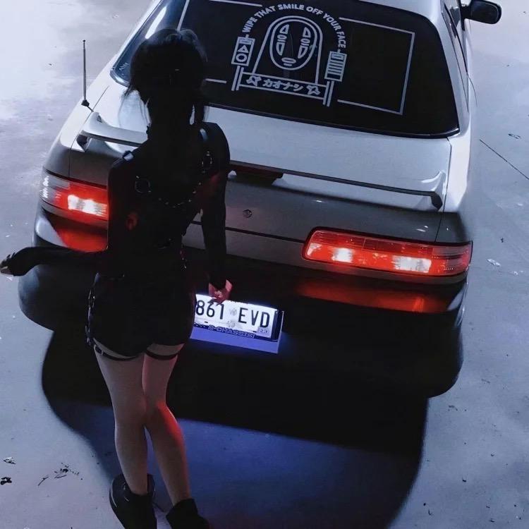 劲蹦的批脸！