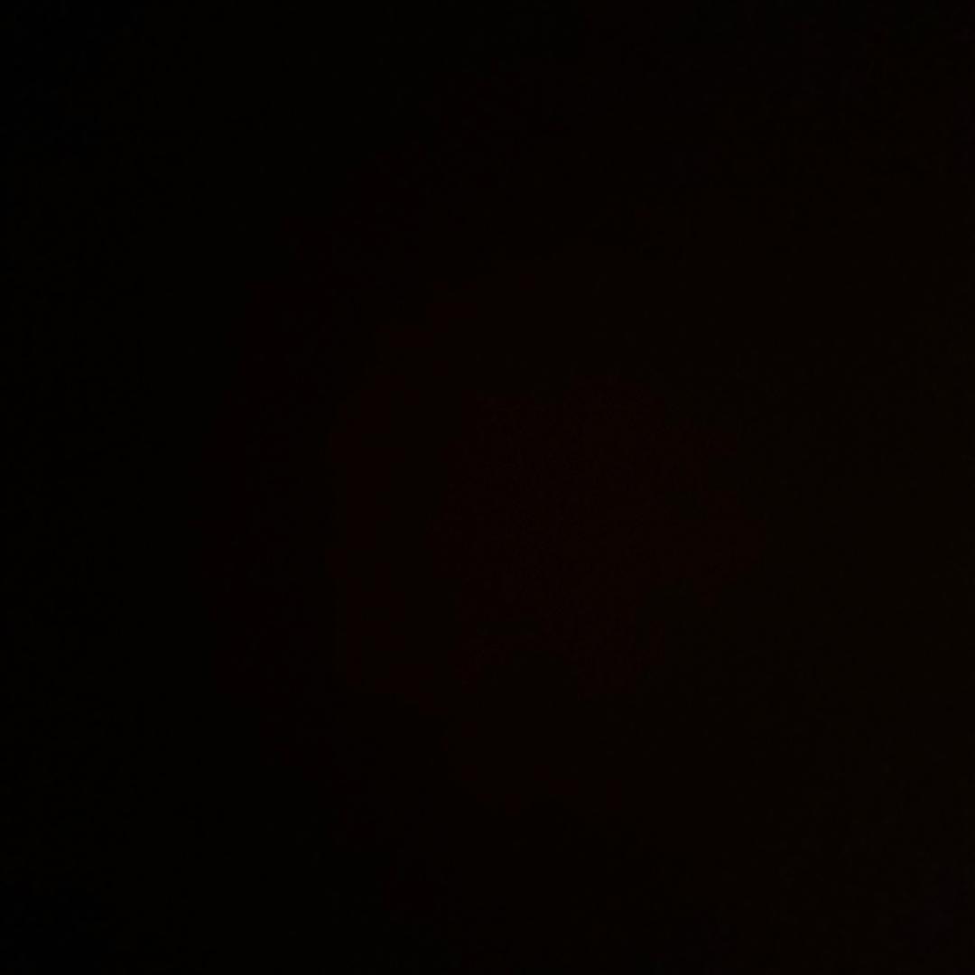 默