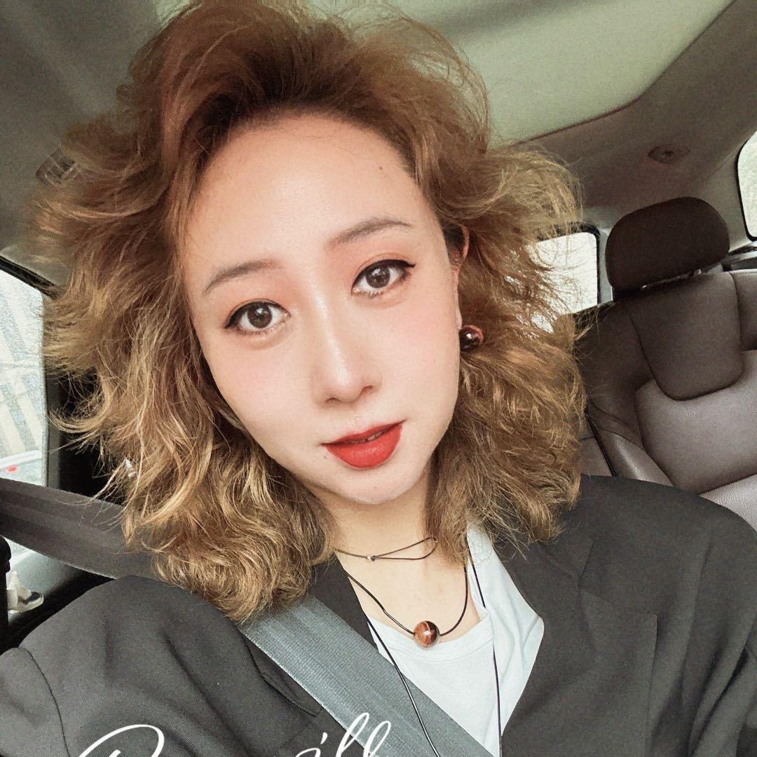 斜杠青年王莹