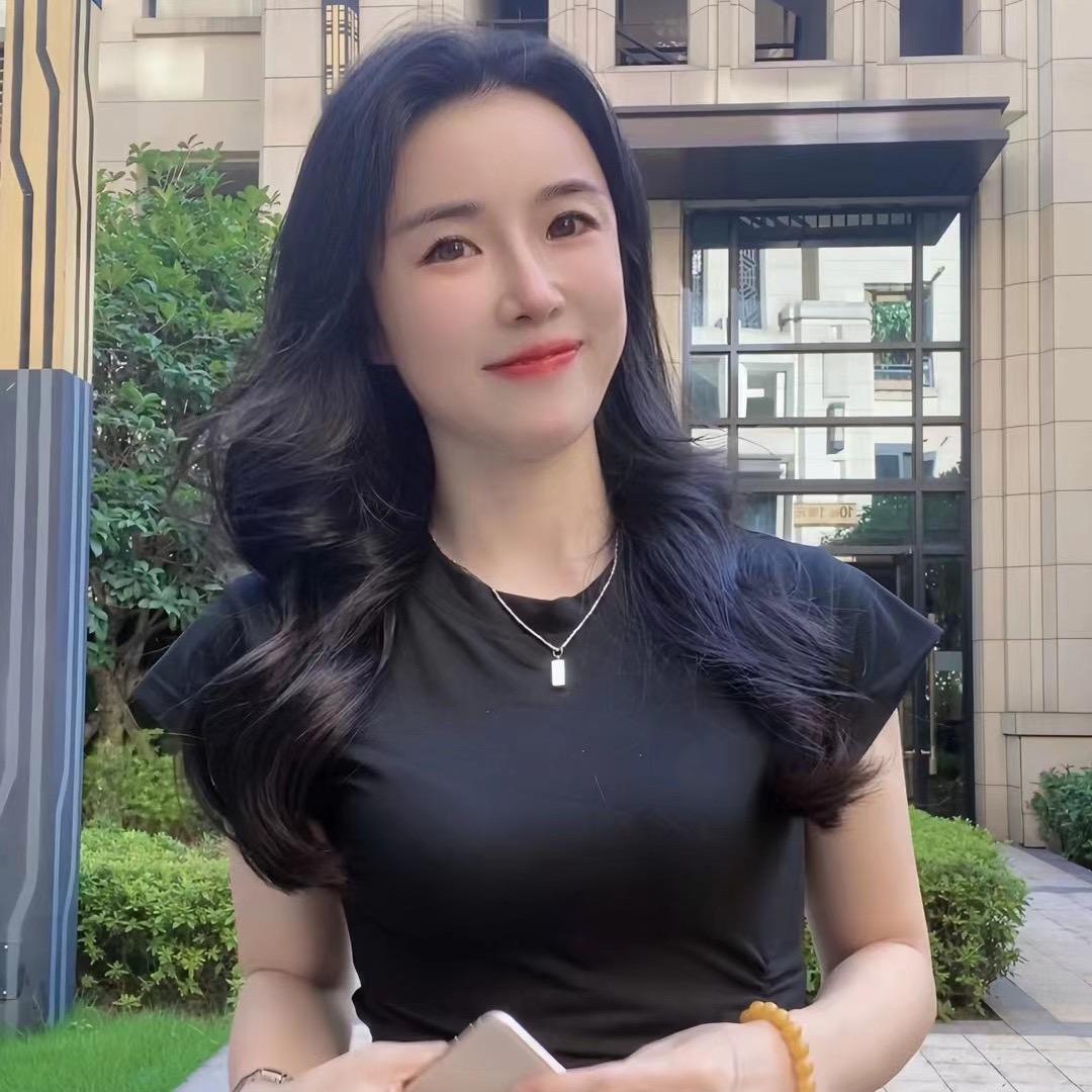赵赵.