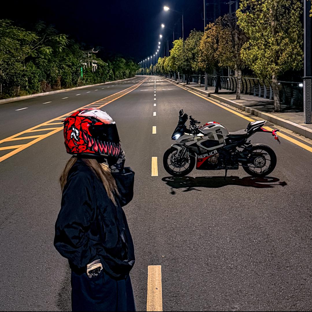 💬三三不跑山-