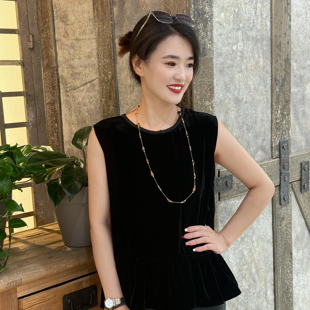 焦作万达二楼子凡尤依主理人静姐