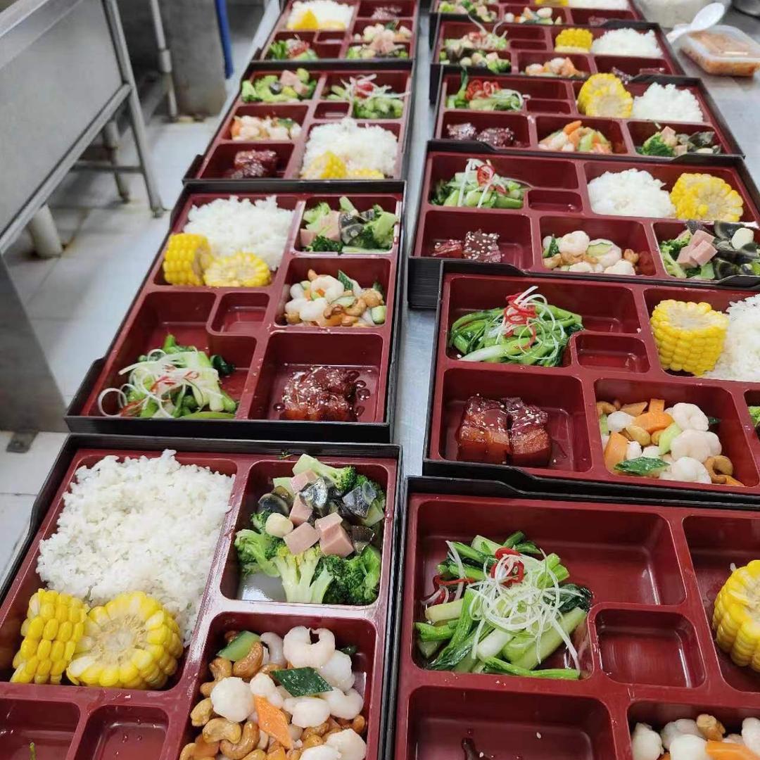 食堂小厨