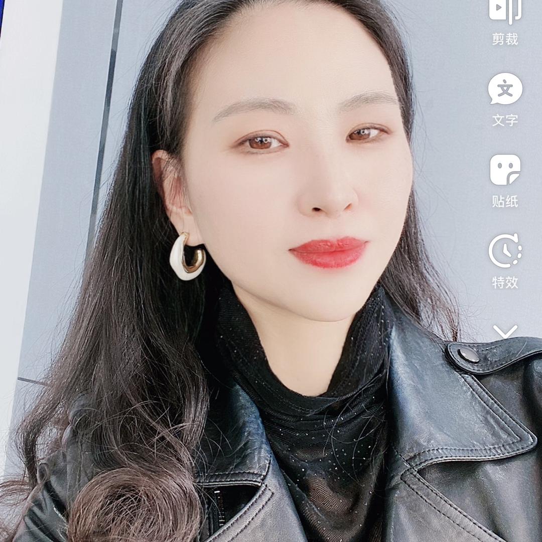 啄布诗鞋业二号