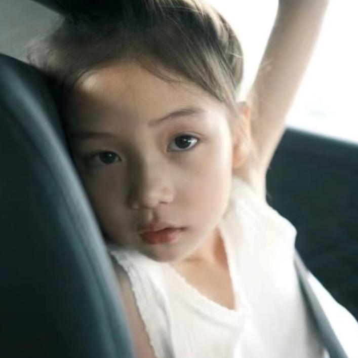 小猫爱吃鱼≽^•༚•