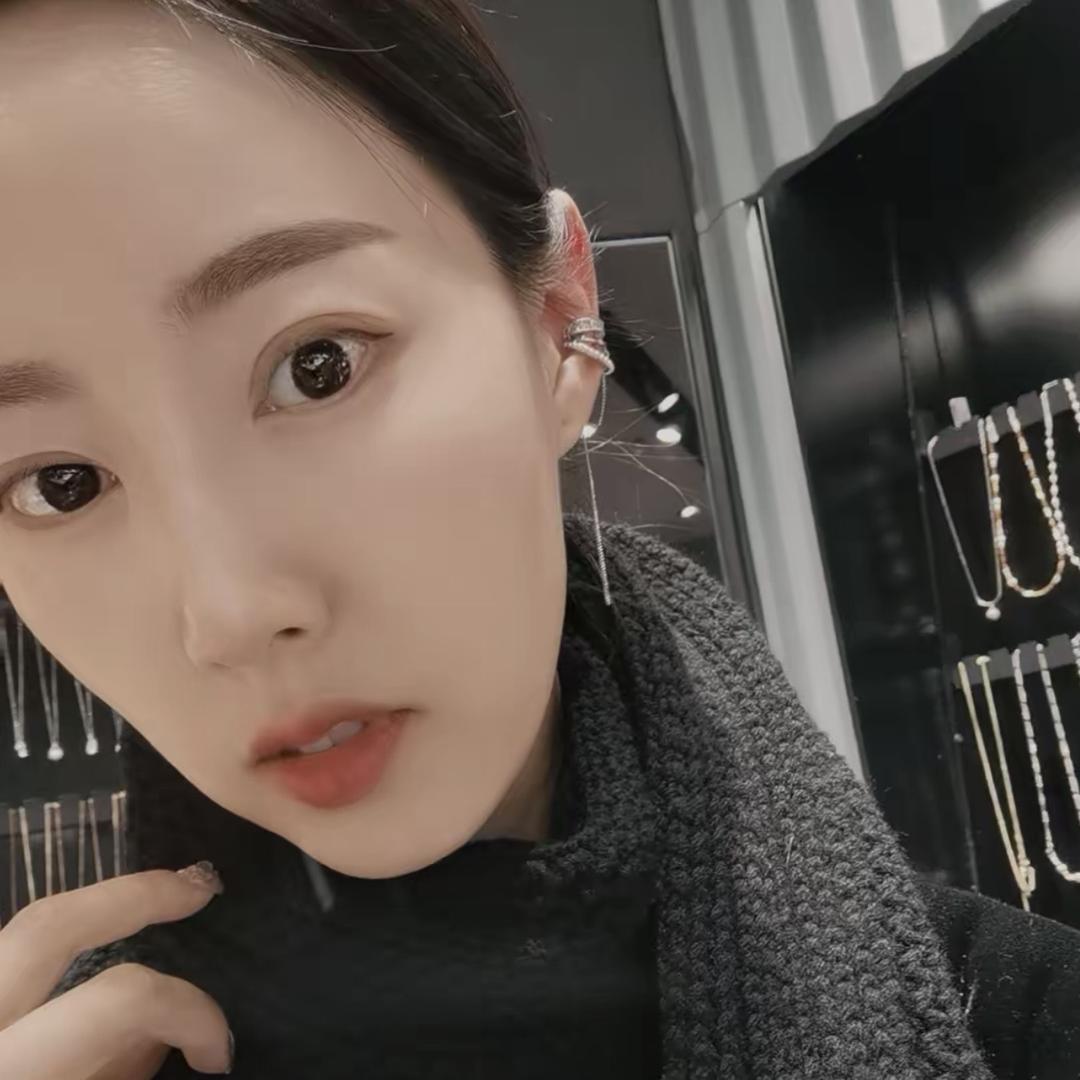 爱讲话的sissi（休闲版）