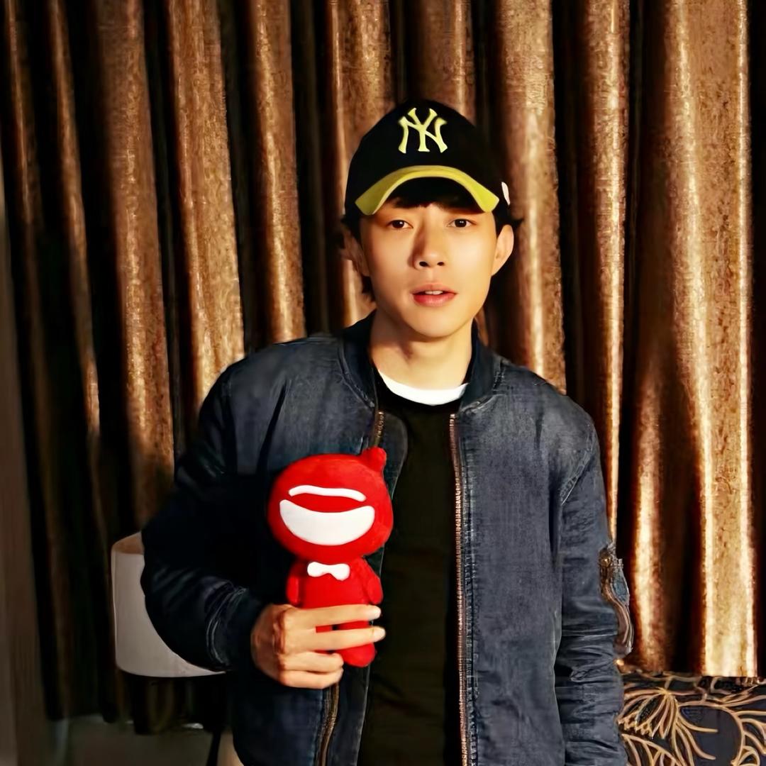不要问我吃什么我最喜欢吃麻辣的任何东西哦