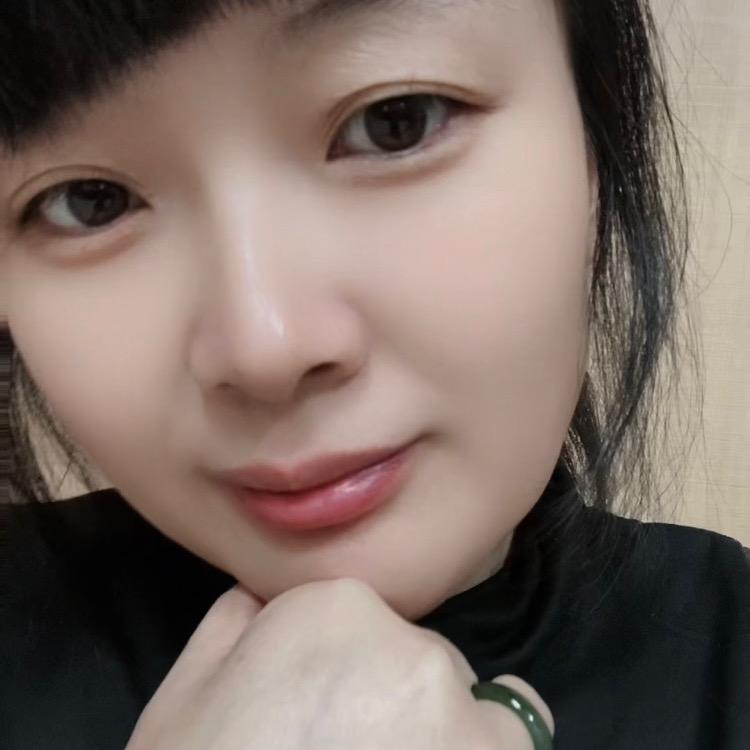 君琢店主-女玉雕师