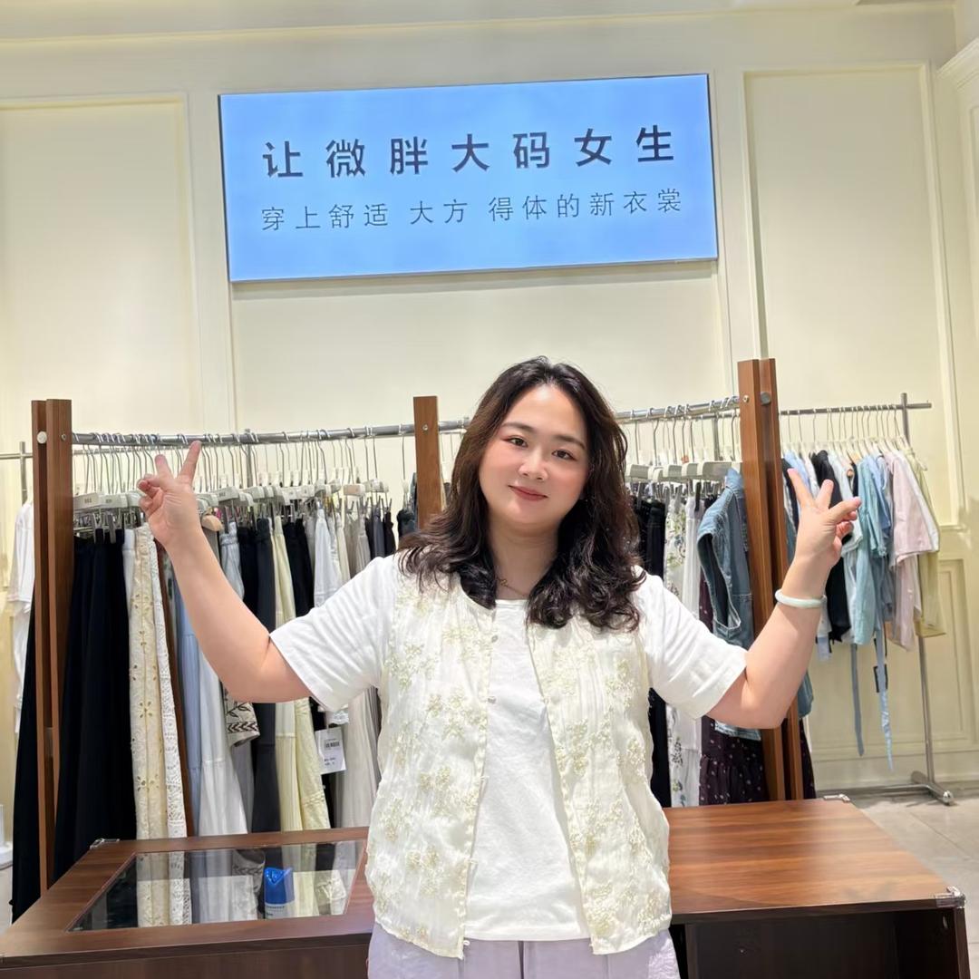 澄海加衣点大码女装 燕子