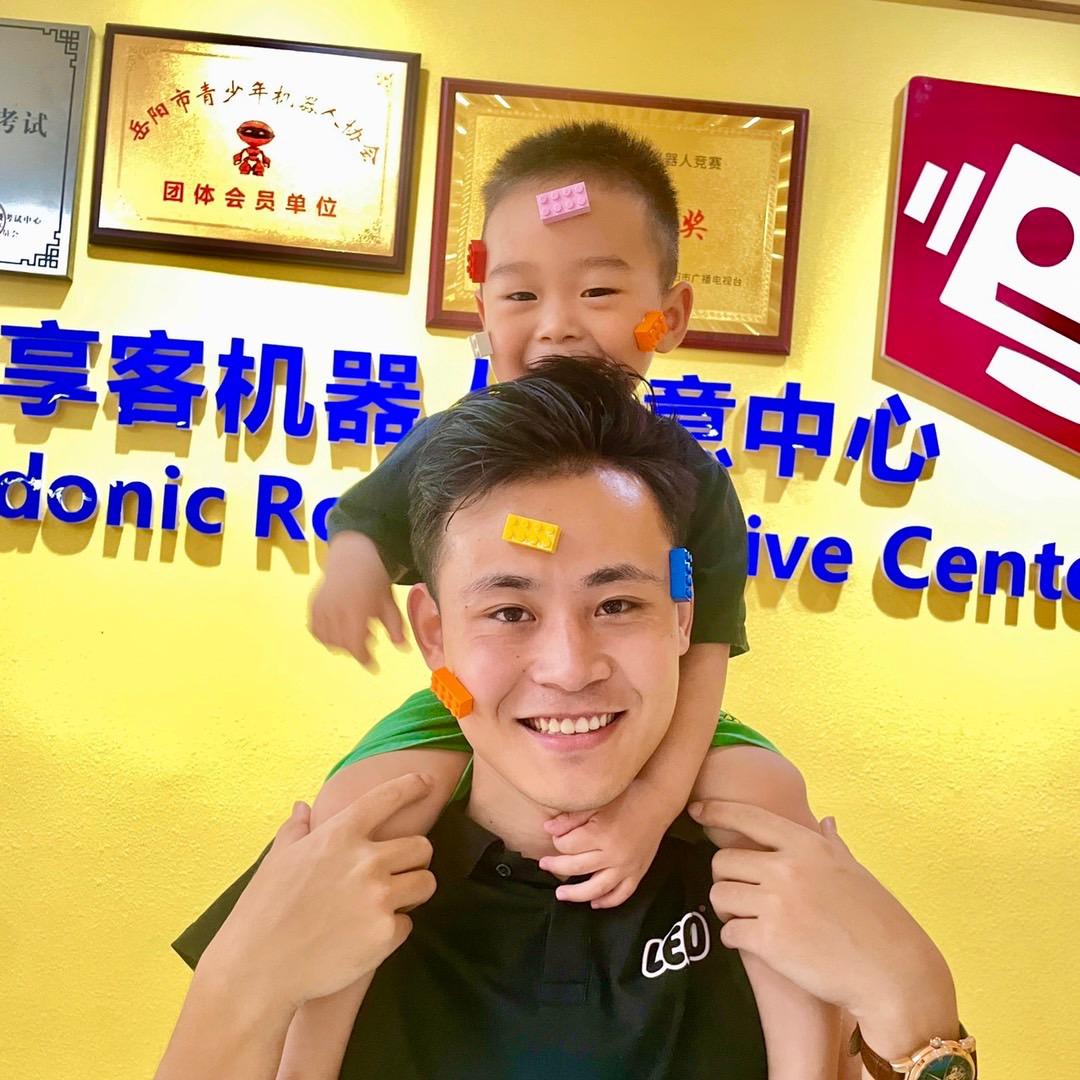 乐享客机器人创意中心