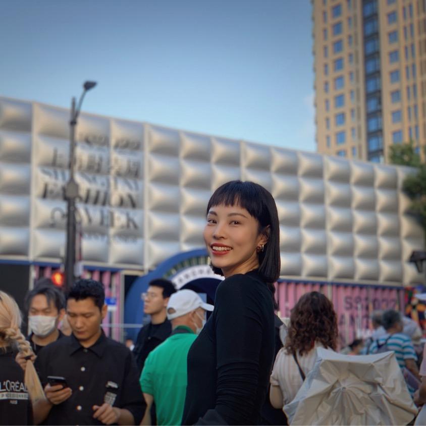 笑笑视频同款在橱窗