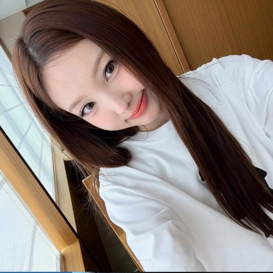 拍照只会比耶