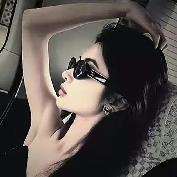 女配^