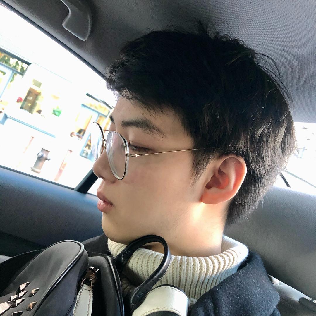 平凡的低男中音头像