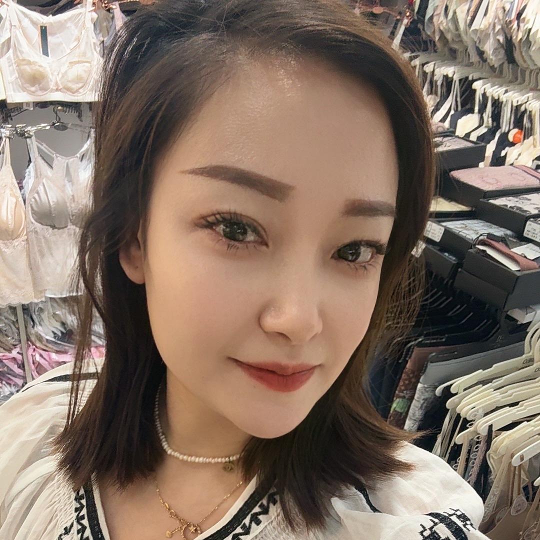 郑州市银基丹丹内衣服饰店