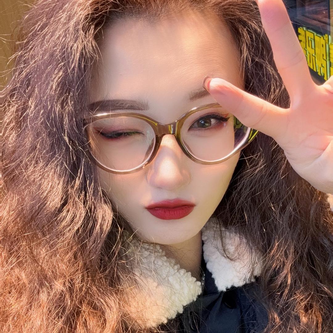 e wu 钰