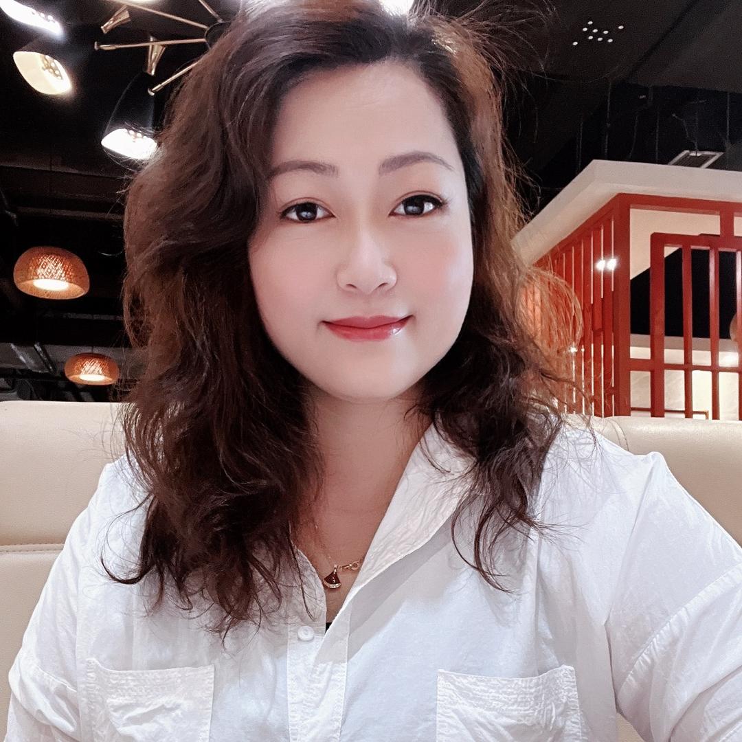 艾薇雅女装店