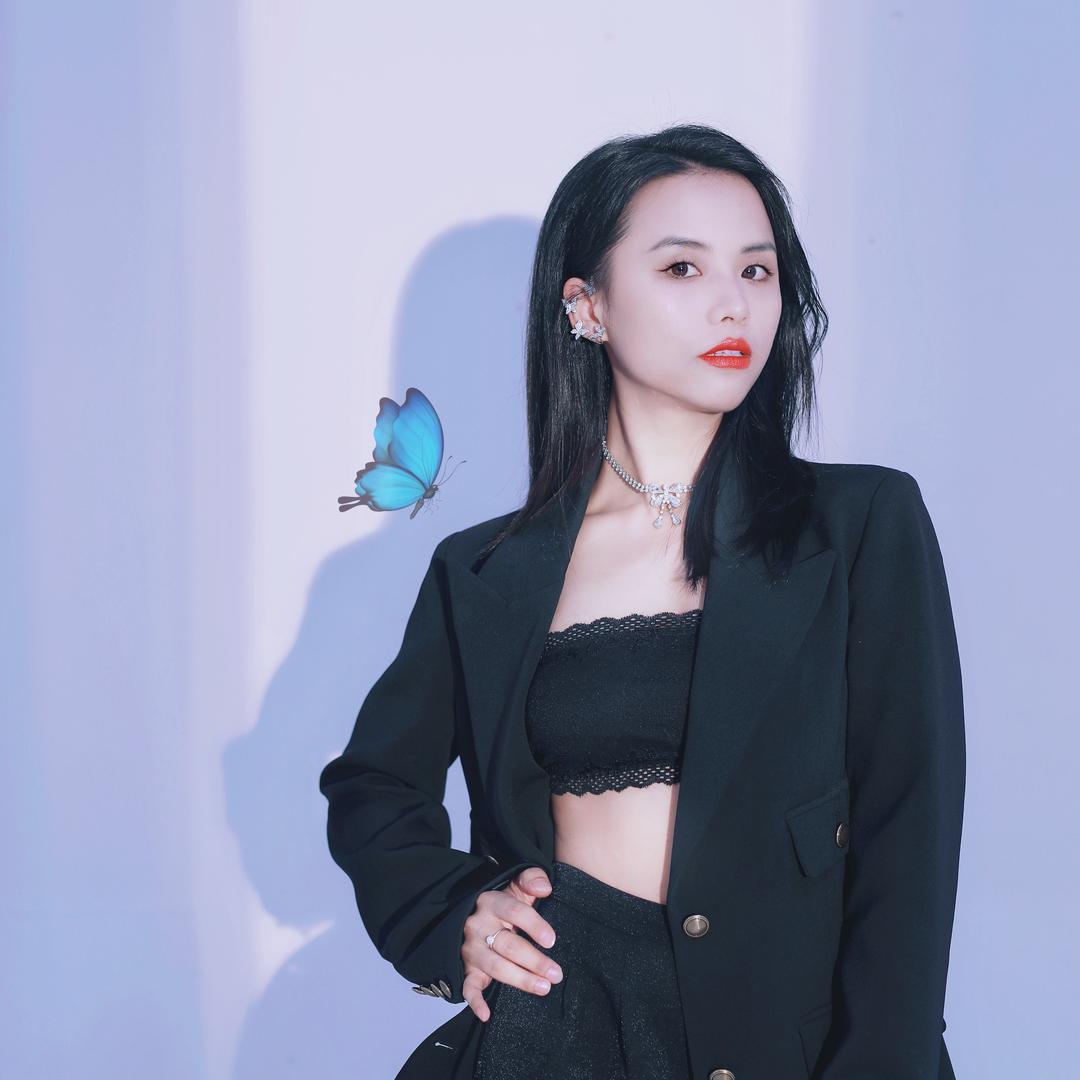 我是群群呀🦋