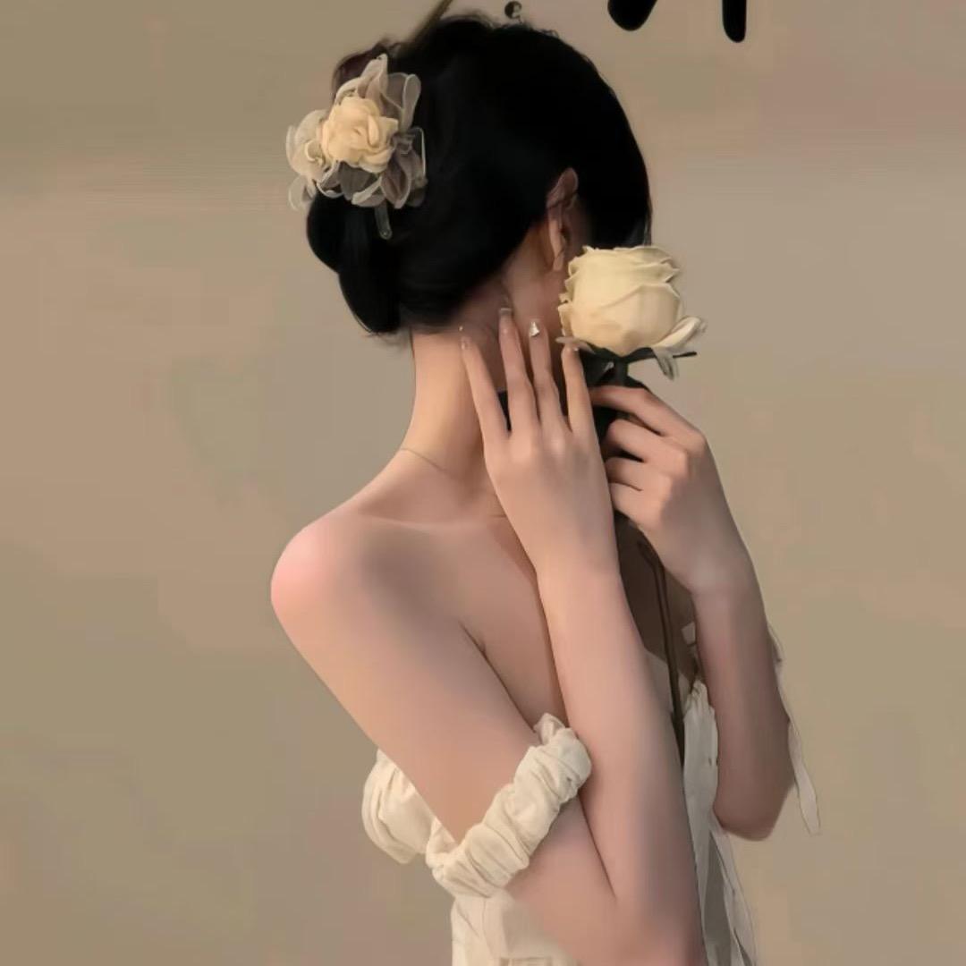 摆摆不吃鱼🧚‍♀️