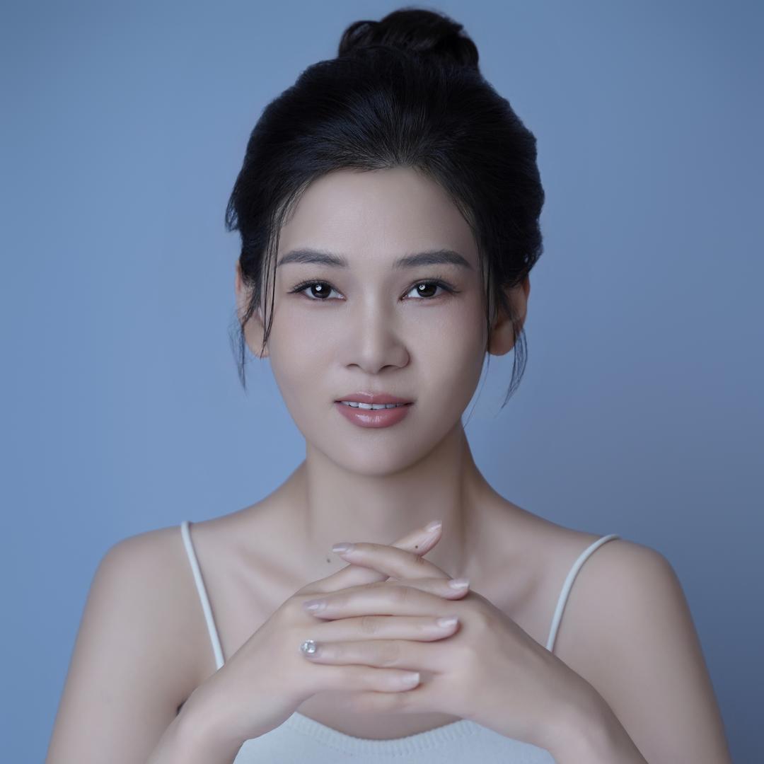 会搓指甲的大胡子