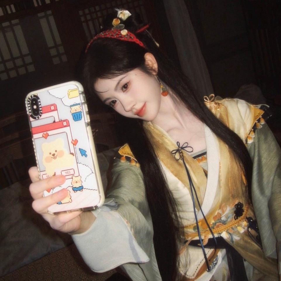 安静的小板凳Y（见过鞠婧祎）