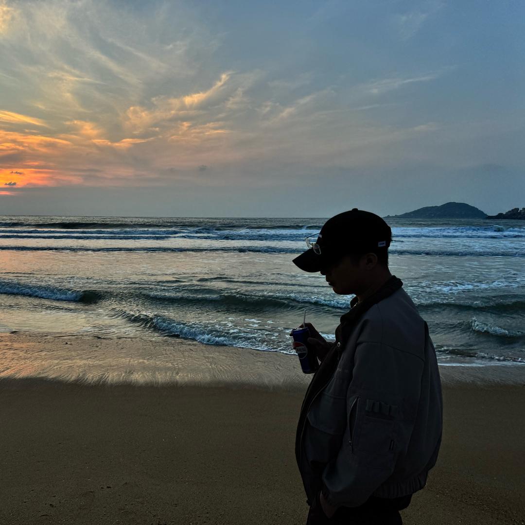 铮泓。