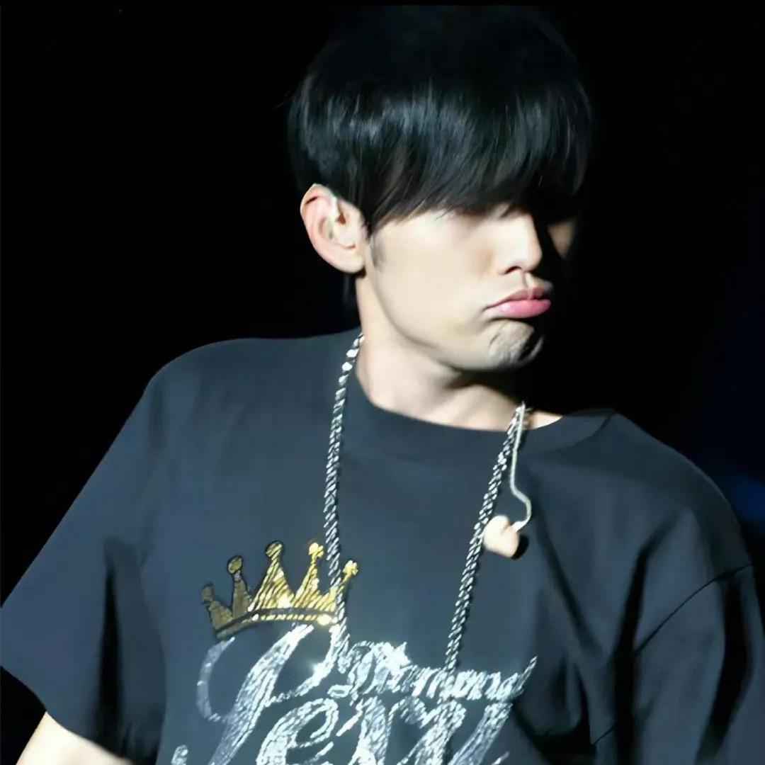 这个超人不会飞