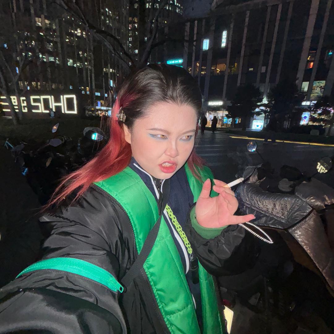 可爱王大哥（直播攒钱买Cos服版）