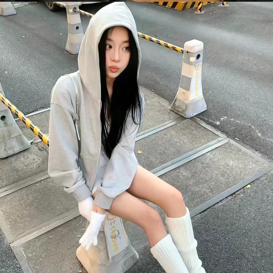 曼曼.