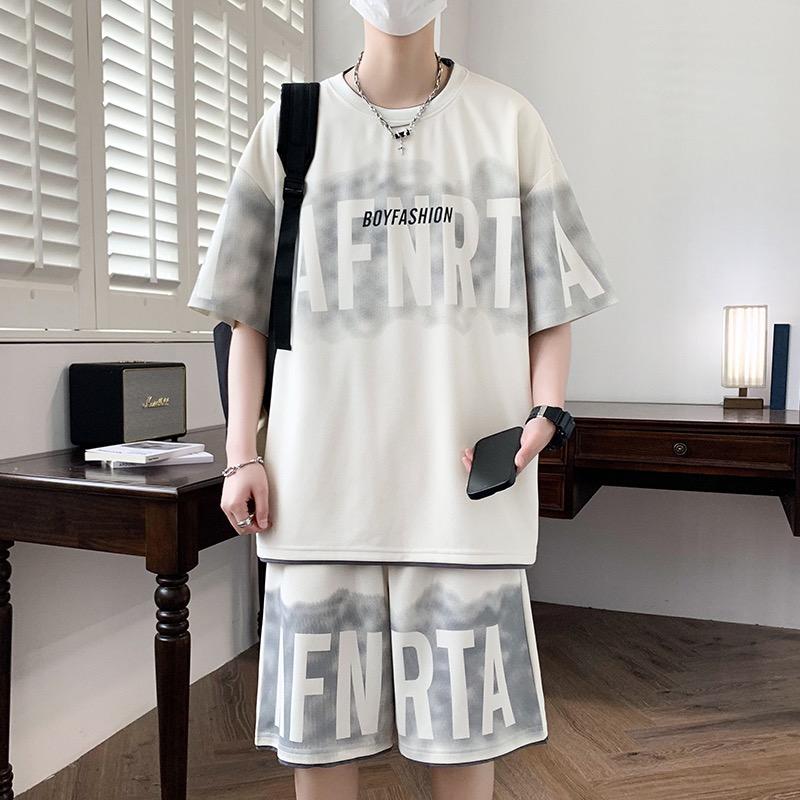 莫云服饰